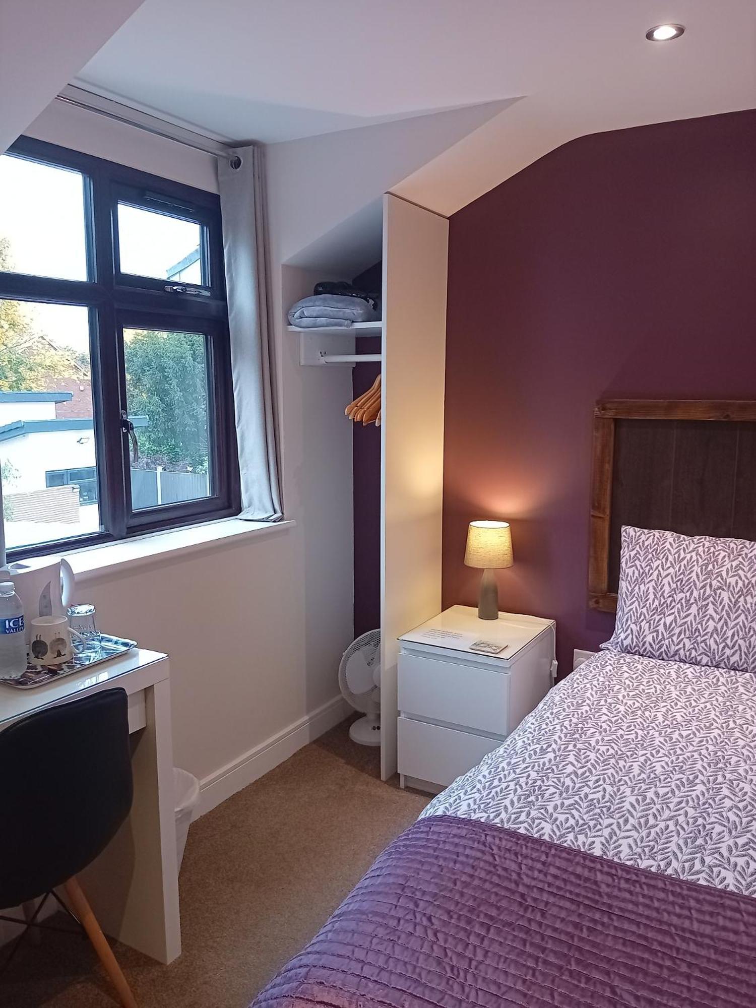Middle House Bed and Breakfast Coventry Exteriör bild
