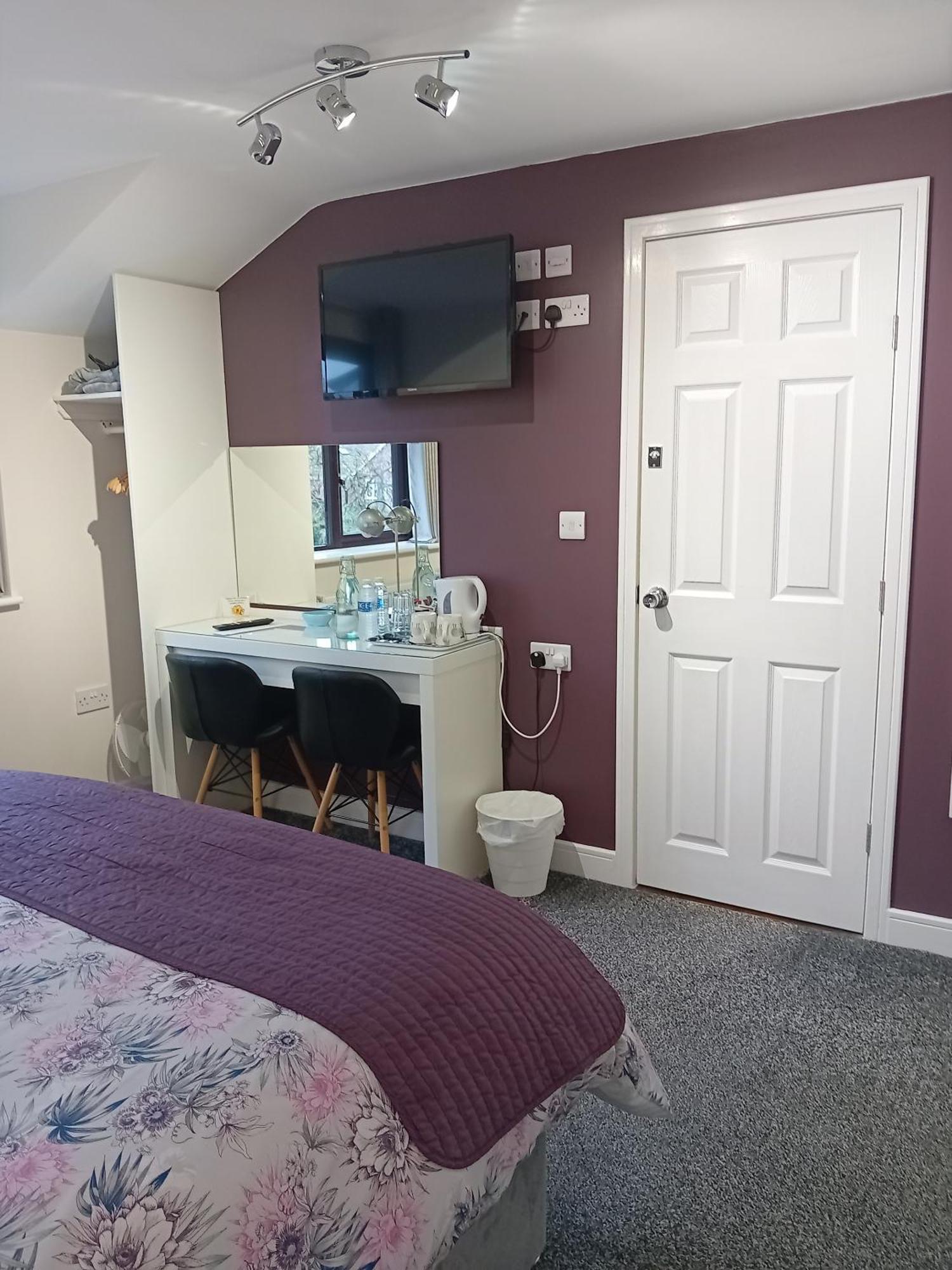 Middle House Bed and Breakfast Coventry Exteriör bild