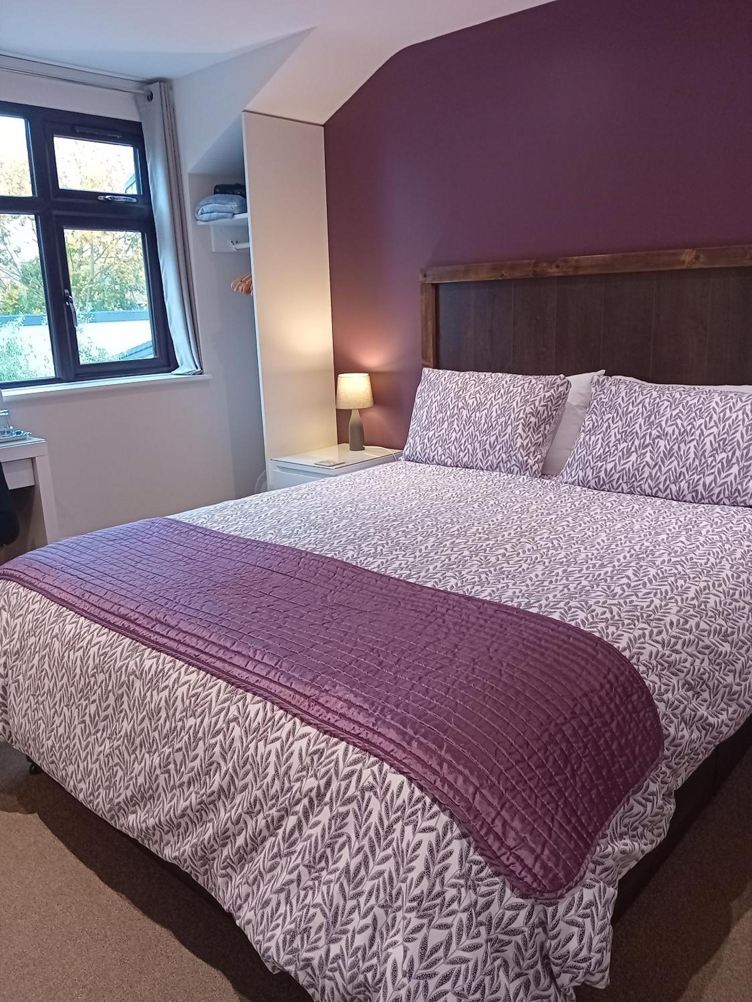 Middle House Bed and Breakfast Coventry Exteriör bild