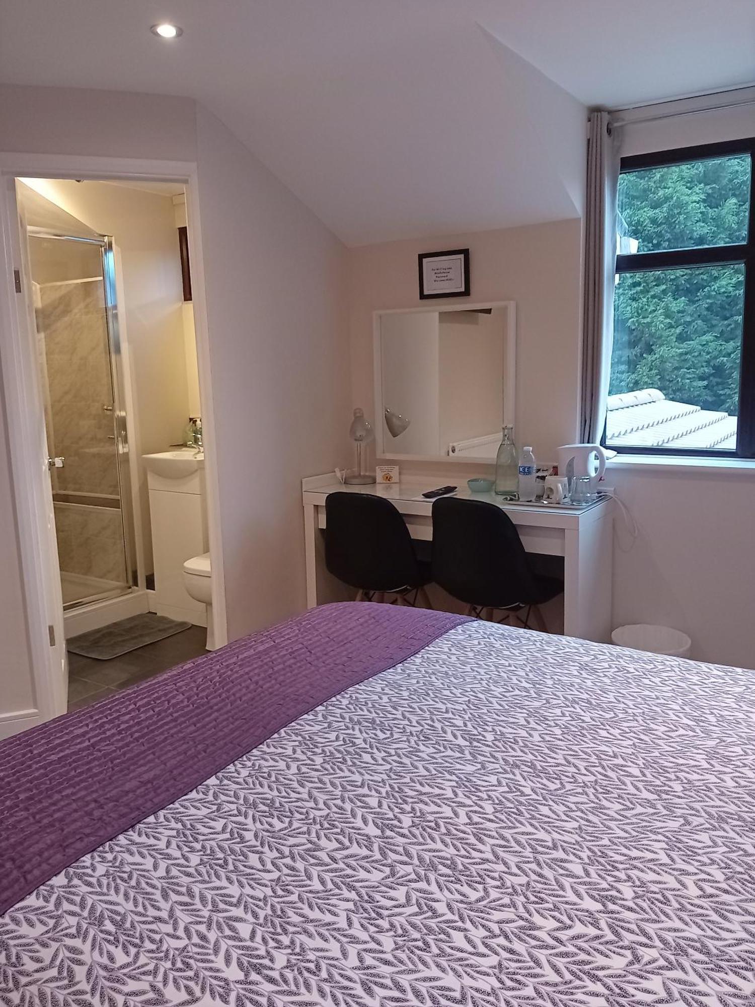 Middle House Bed and Breakfast Coventry Exteriör bild