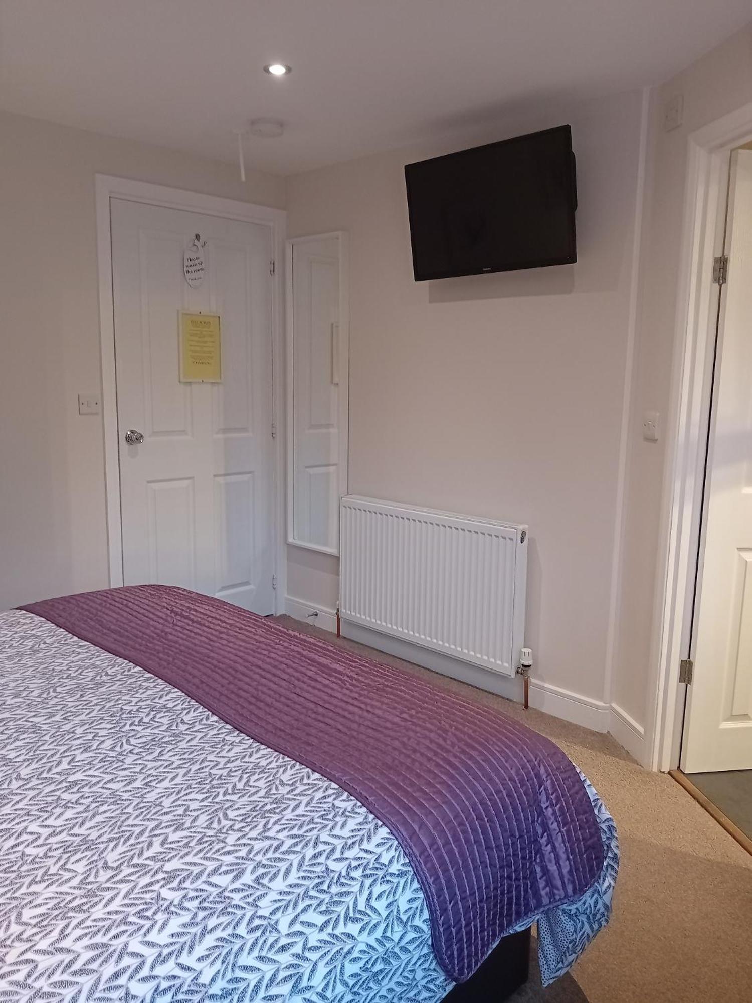 Middle House Bed and Breakfast Coventry Exteriör bild