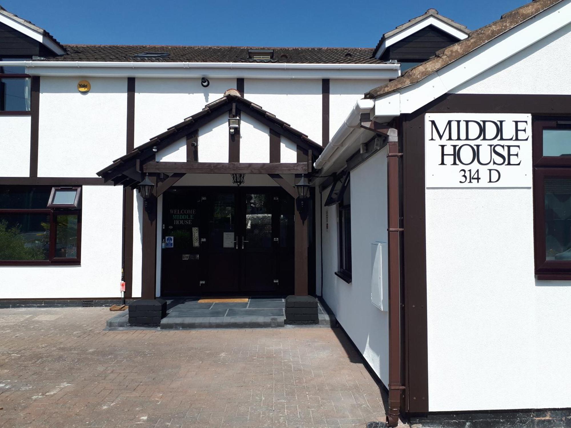 Middle House Bed and Breakfast Coventry Exteriör bild